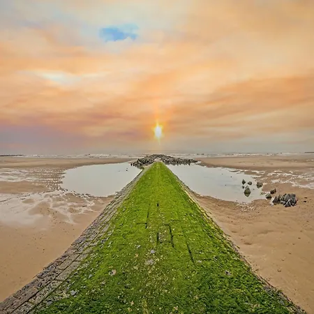Coastal Stay, Middelkerke, Cleaning Included *